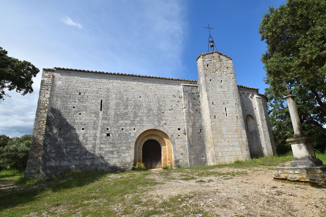 Eglise Saint-Sylvestre de Montcalmès