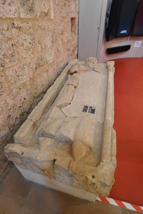 monument funéraire de Bernard de Meze, abbé de Saint-Guilhem 