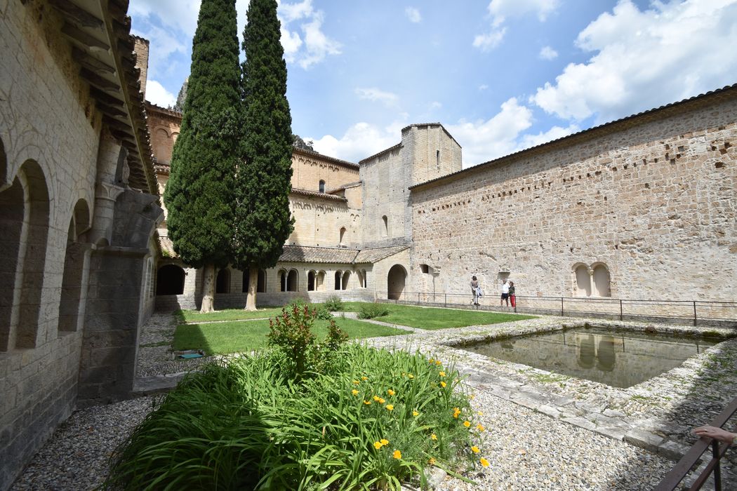 Cloître, vue générale depuis l’angle sud-ouest