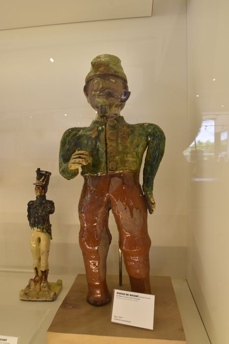 statue (statuette) : Soldat en uniforme du second empire