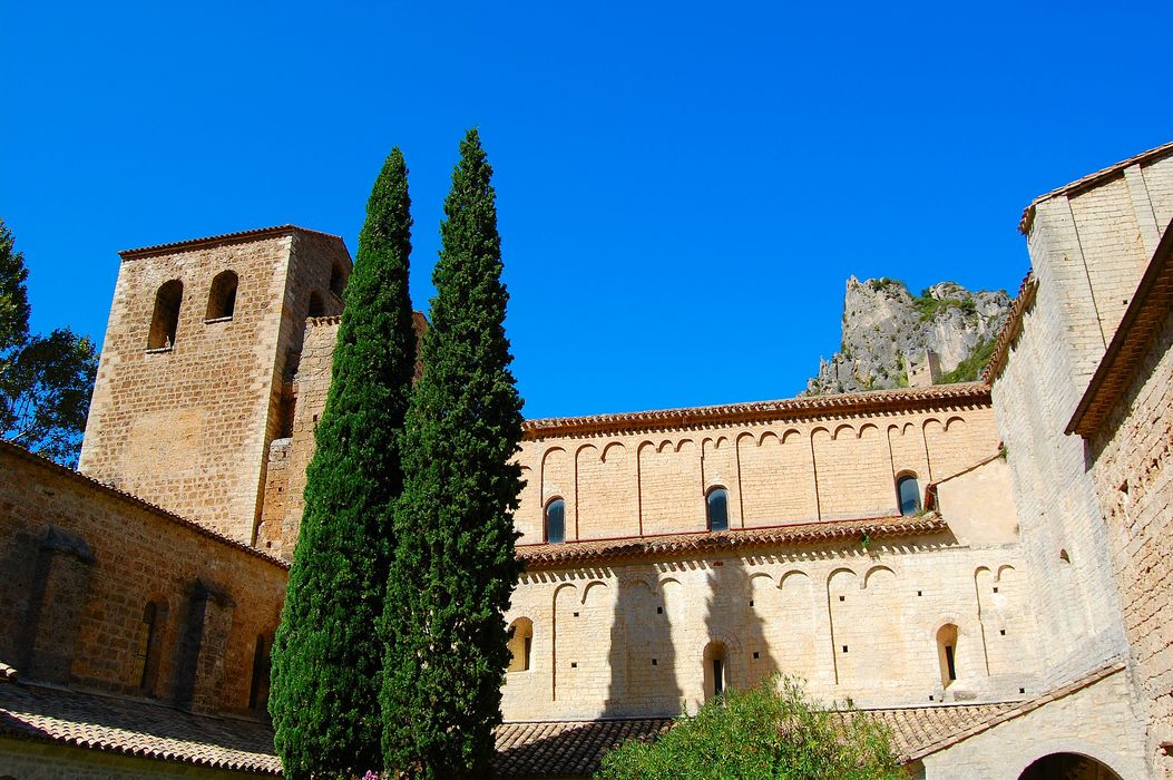 Façade latérale sud, vue partielle