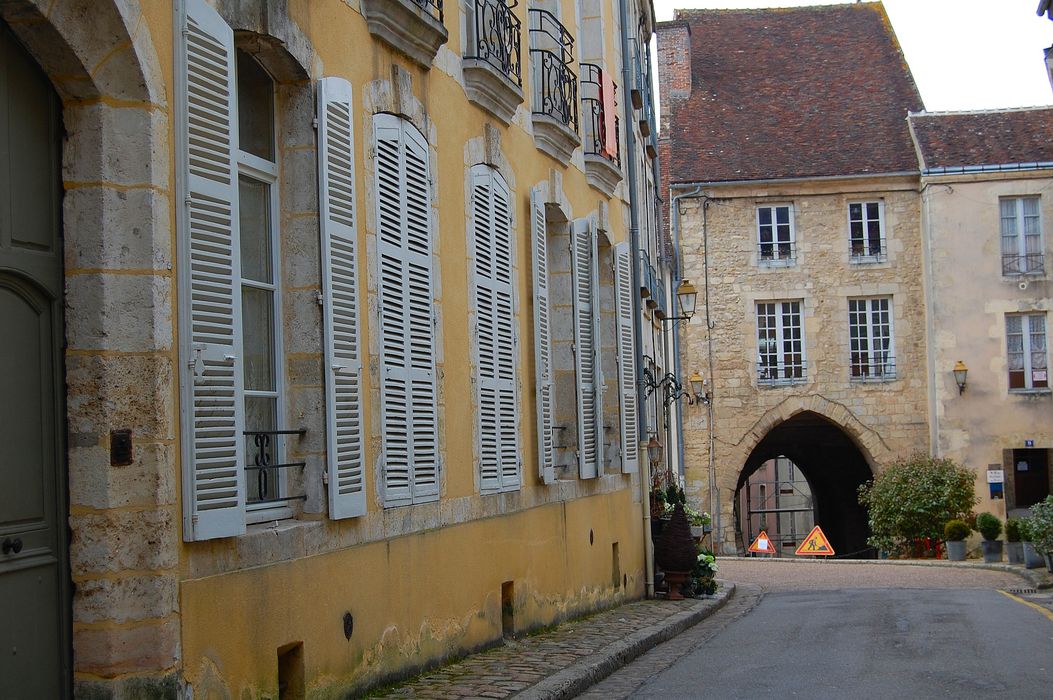 porte, élévation est