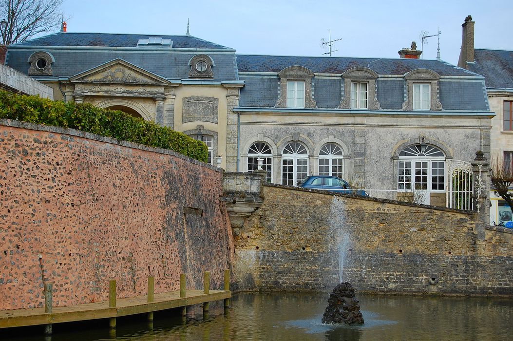 façade sud-ouest, vue partielle