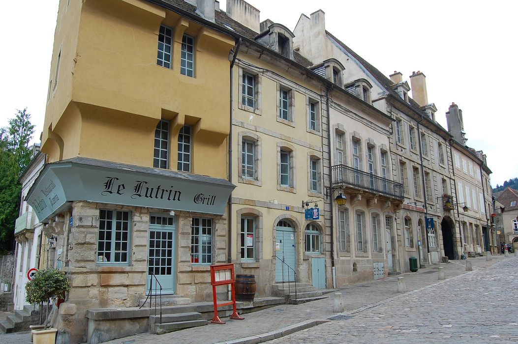 façades sur la place du Terreau