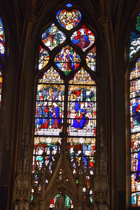 verrière de la chapelle de la Vierge : Scènes de l'histoire de la Vierge