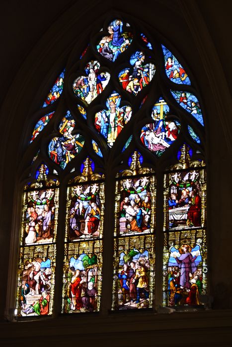 verrière de la chapelle menant à la sacristie : La Vie et la Passion de Jésus Christ