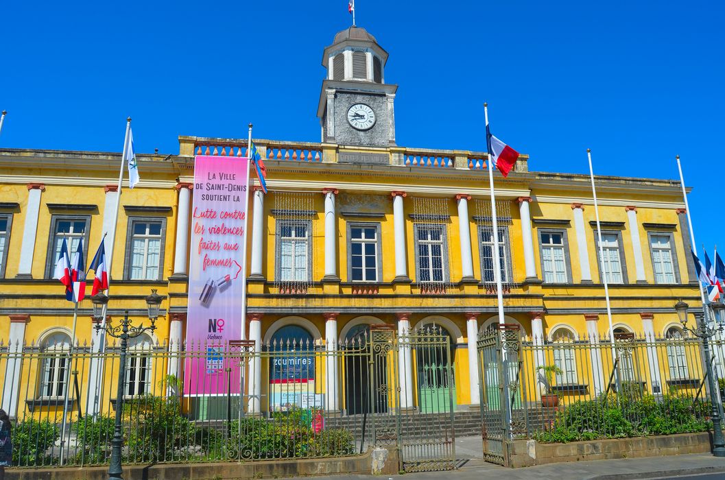 façade sur la rue de Paris