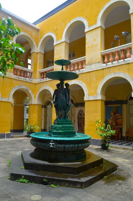 cour intérieure, fontaine