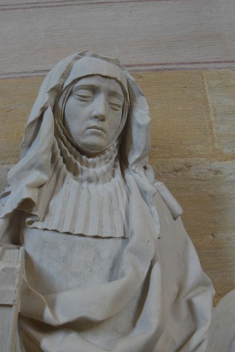 groupe sculpté : Sainte Anne avec la Vierge tenant l’Enfant Jésus