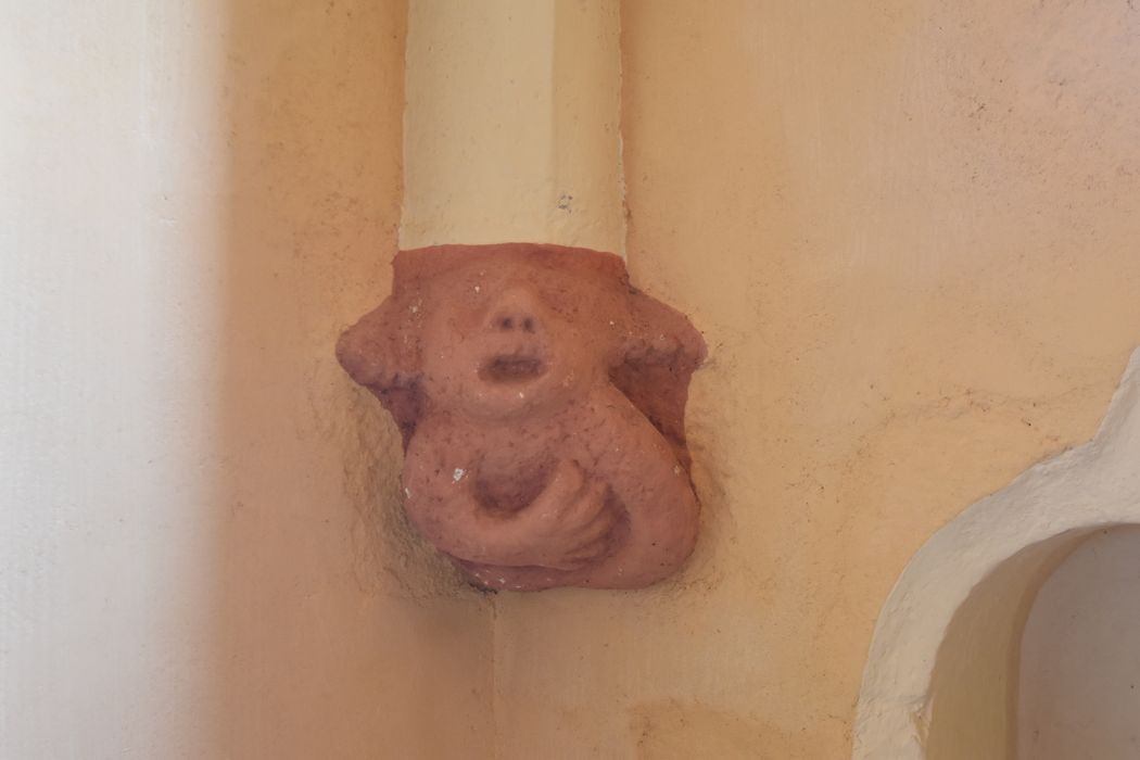 chapelle latérale sud, détail d’un culot sculpté