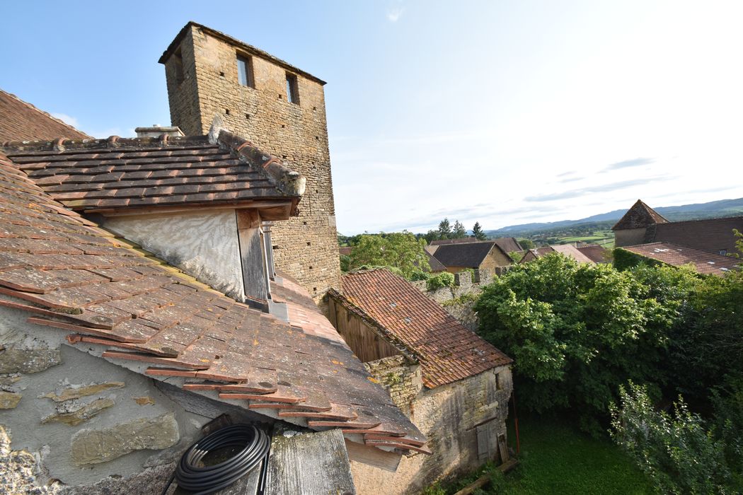 tour-porche, élévation nord-ouest, vue partielle