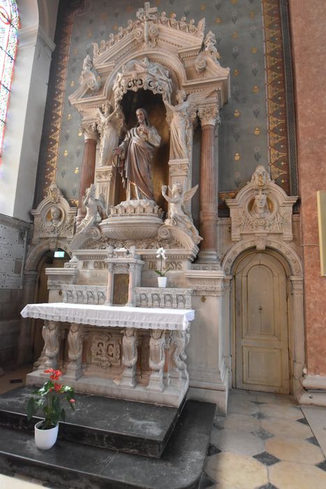 retable secondaire est, statue : Christ du Sacré-Coeur