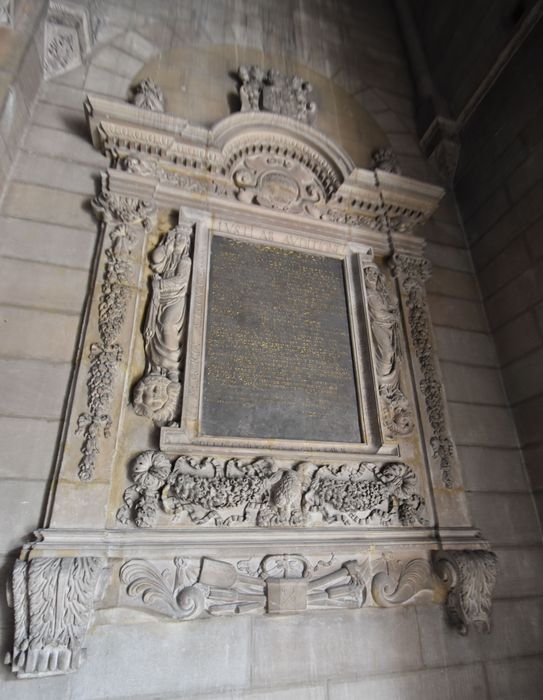 monument funéraire de la famille Bauderon de Sennecé