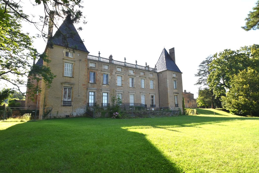 aile est, façade est