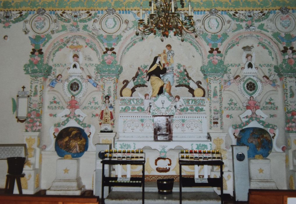 revêtement mural : décor intérieur peint de la chapelle Sainte-Thérèse