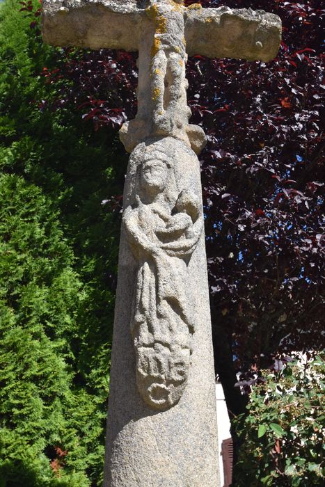 détail du fût, statuette de la Vierge à l’Enfant