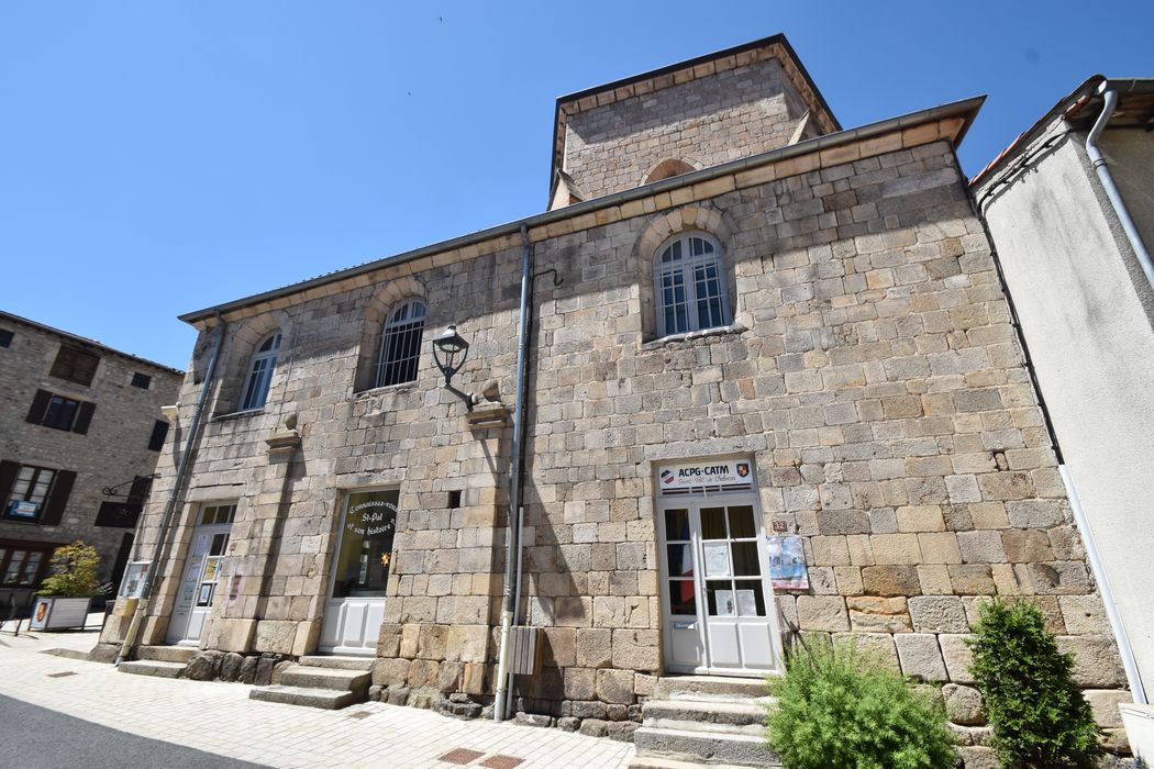 bâtiment accolé au chevet, façade est sur rue