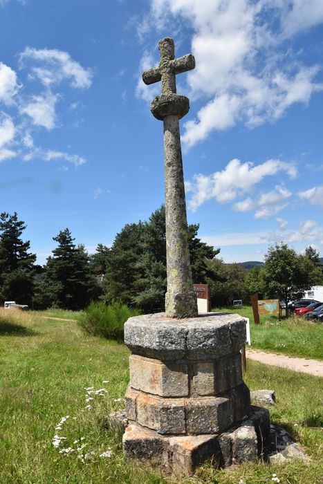 vue générale de la croix