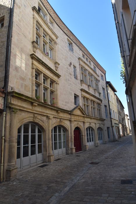 façade est sur rue