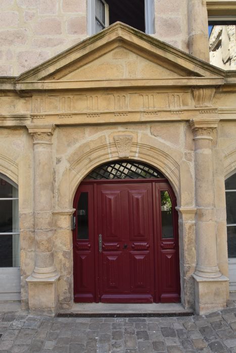 porte d’accès sur rue