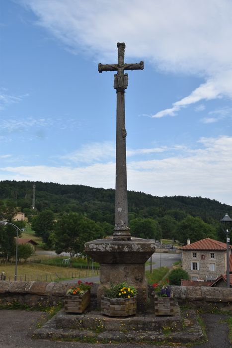 vue générale de la croix