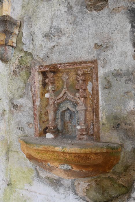 chapelle-musée, pièce sud, détail d’une piscine