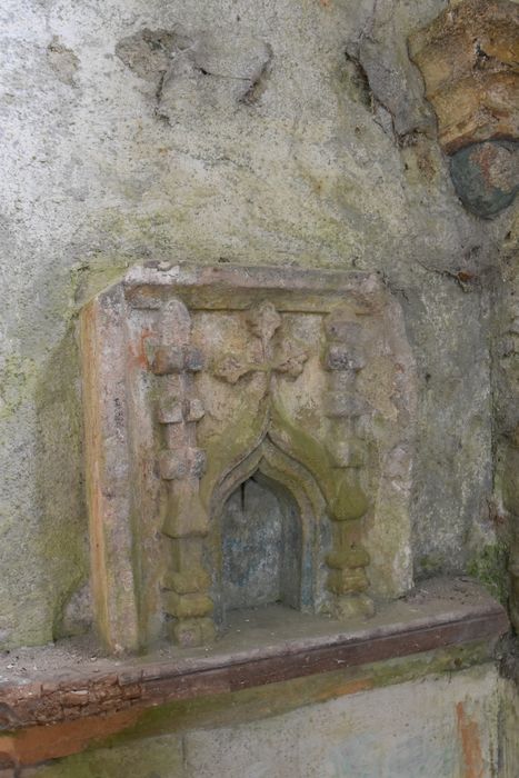 chapelle-musée, pièce sud, détail d’une piscine