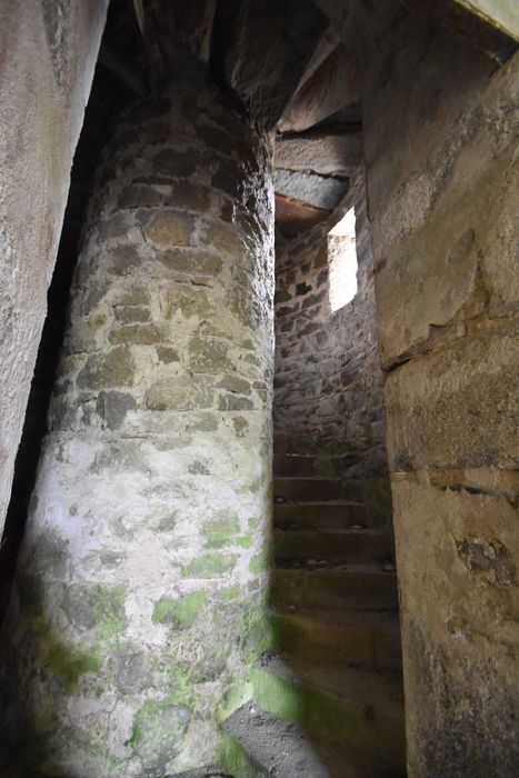 chapelle-musée, tour d’escalier, vue partielle