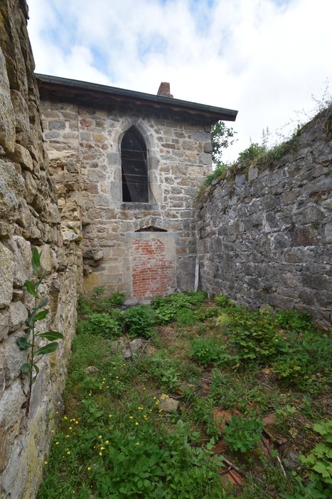 chapelle-musée, façade latérale sud, vue partielle