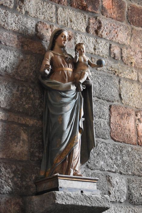 statue : Vierge à l’Enfant