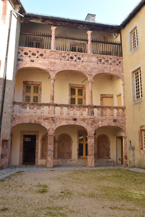 cour intérieure, façade sud