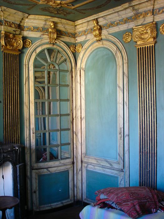 oratoire, vue partielle des décors