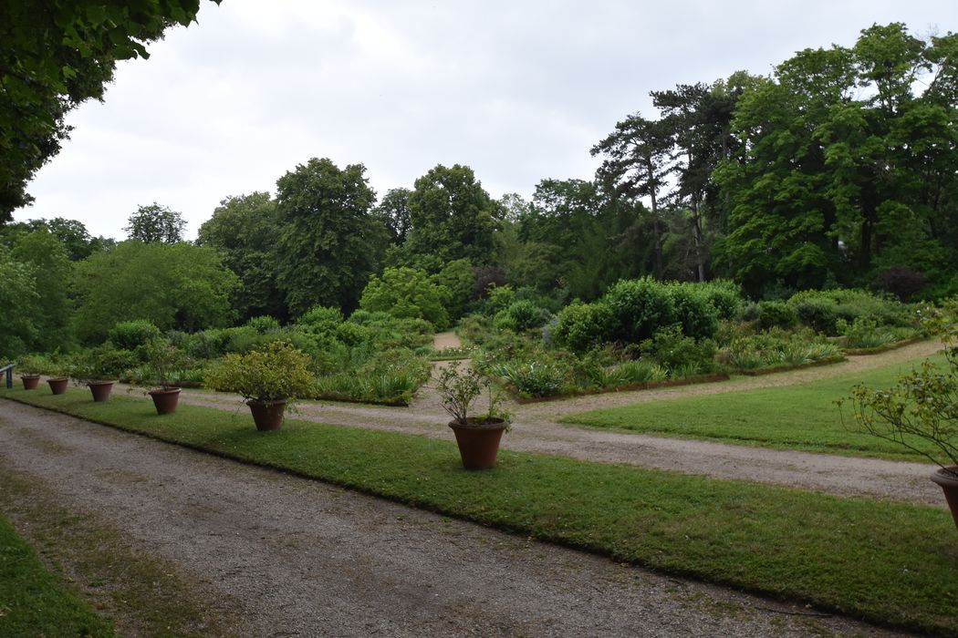 château de Malmaison, parc, parterres des roses anciennes