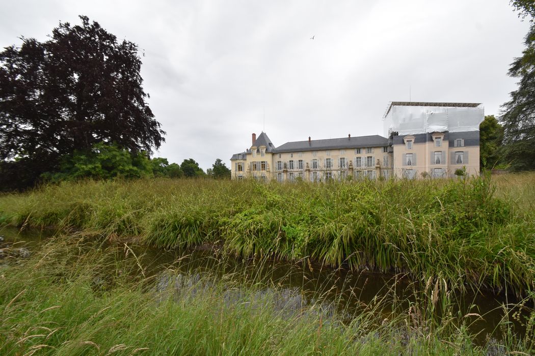 château de Malmaison, vue partielle du château depuis le Sud-Ouest