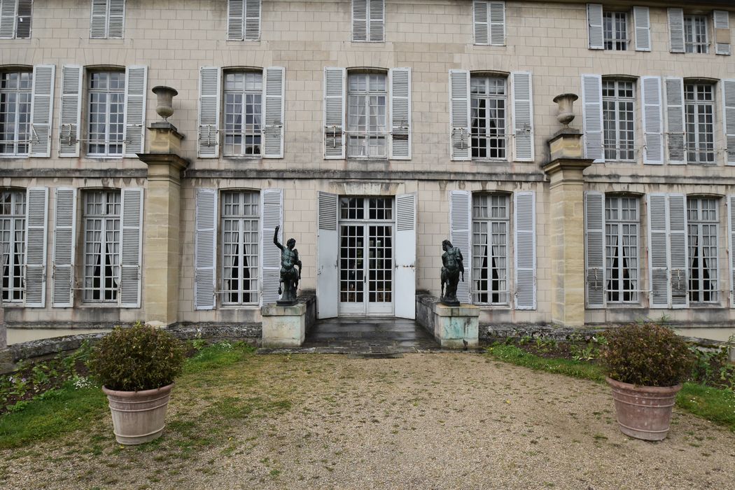 château de Malmaison, façade sud-ouest, vue partielle