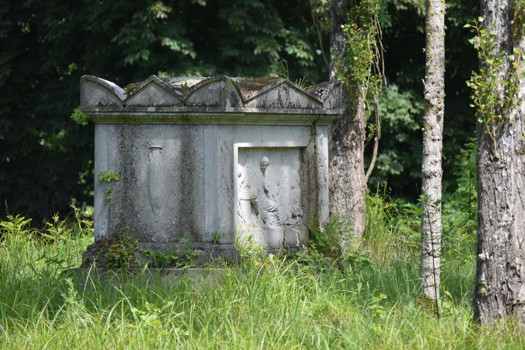 parc, détail du tombeau au centre de l’île des peupliers