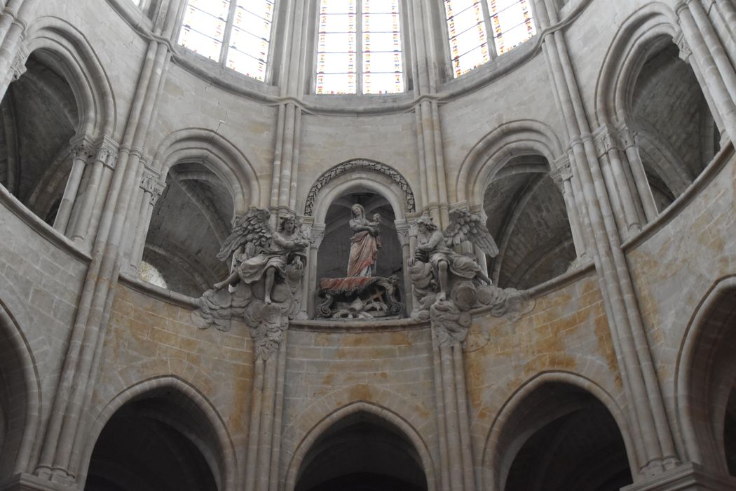 statues : Vierge à l’Enfant, anges adorateurs