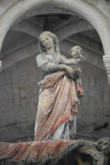 statue : Vierge à l’Enfant