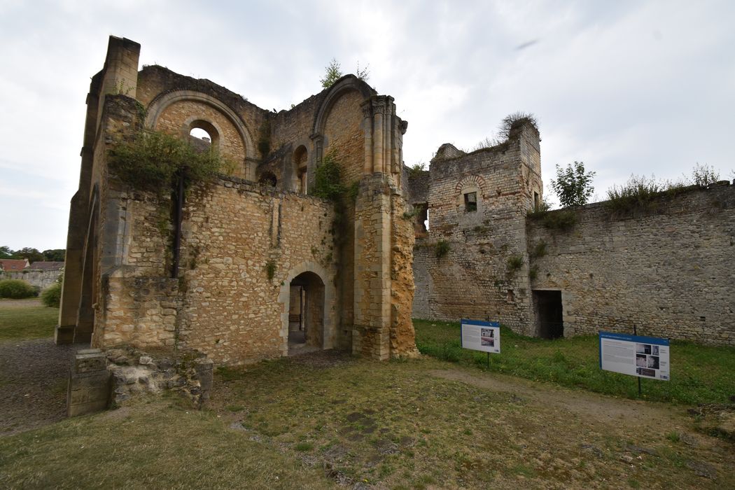 chapelle Saint-Denis, vestiges de la tribune royale