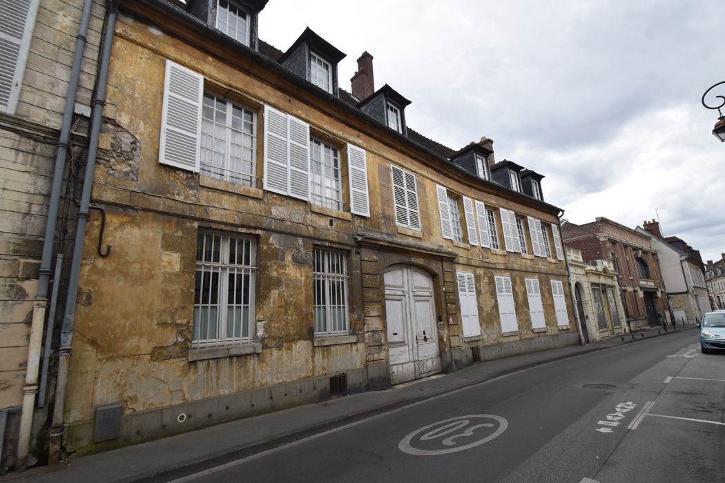 façade nord-ouest sur rue