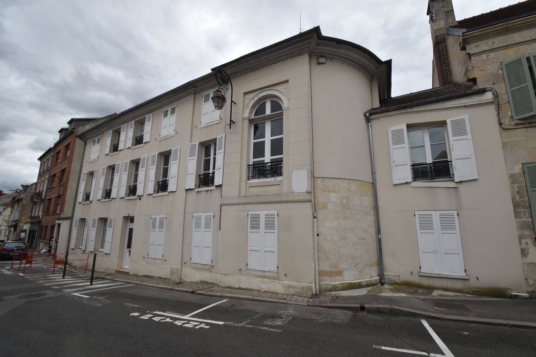 façade ouest sur rue