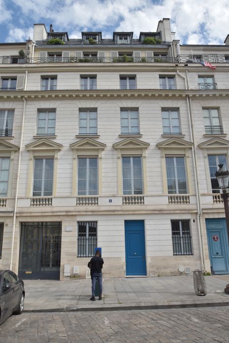 façade sur la place du Palais Bourbon