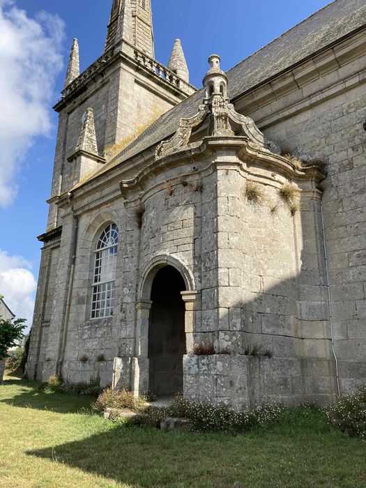 façade latérale sud, vue partielle