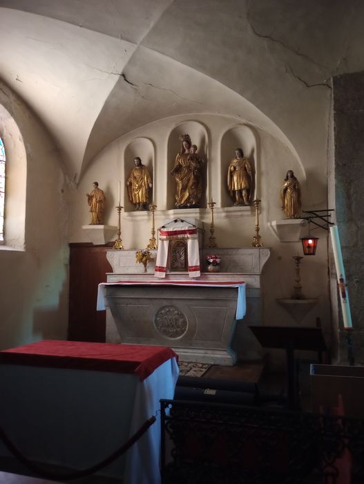 statues : Vierge à l’Enfant, saints, saintes