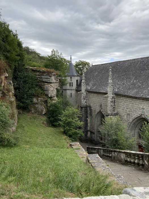 façade latérale sud-ouest, vue partielle