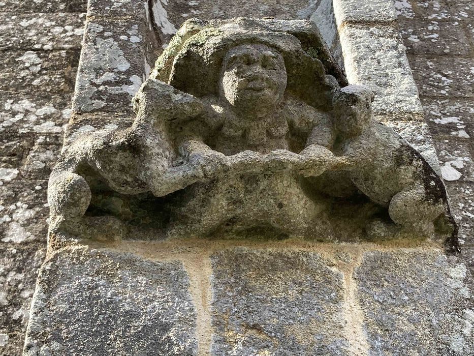 façade latérale sud-ouest, détail d’une console sculptée