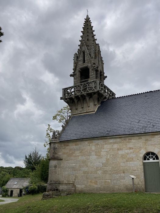 façade latérale sud, vue partielle