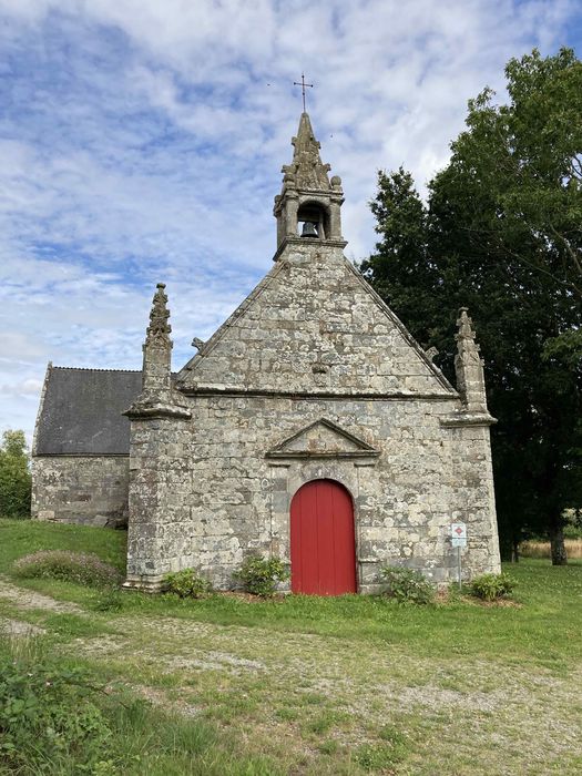 Chapelle et fontaine de la Trinité