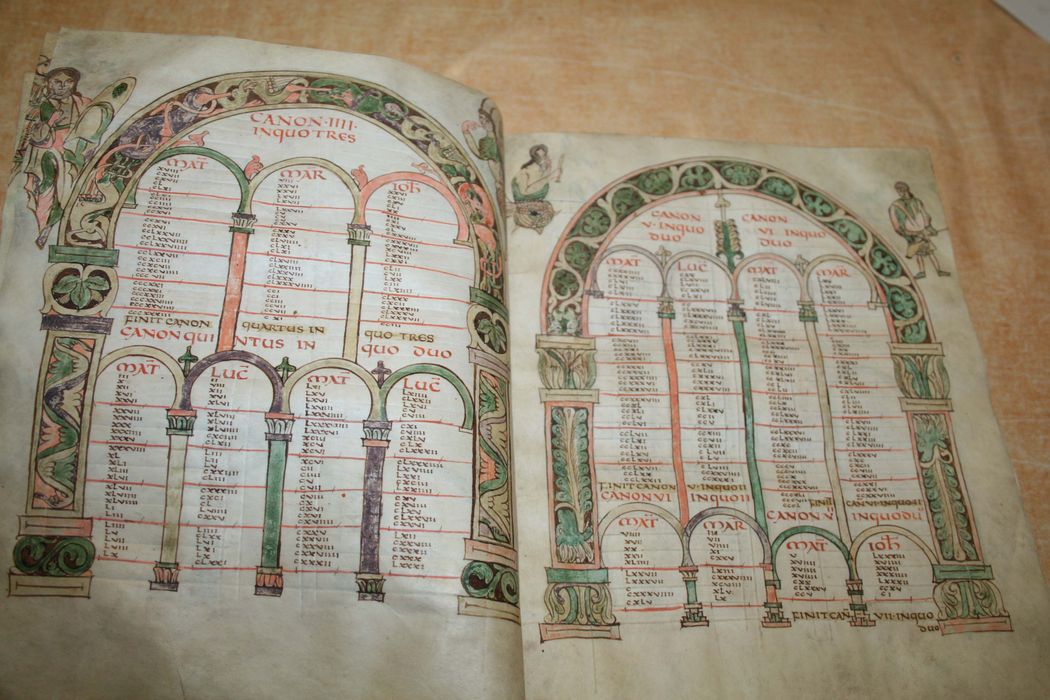 livre liturgique (évangéliaire carolingien)