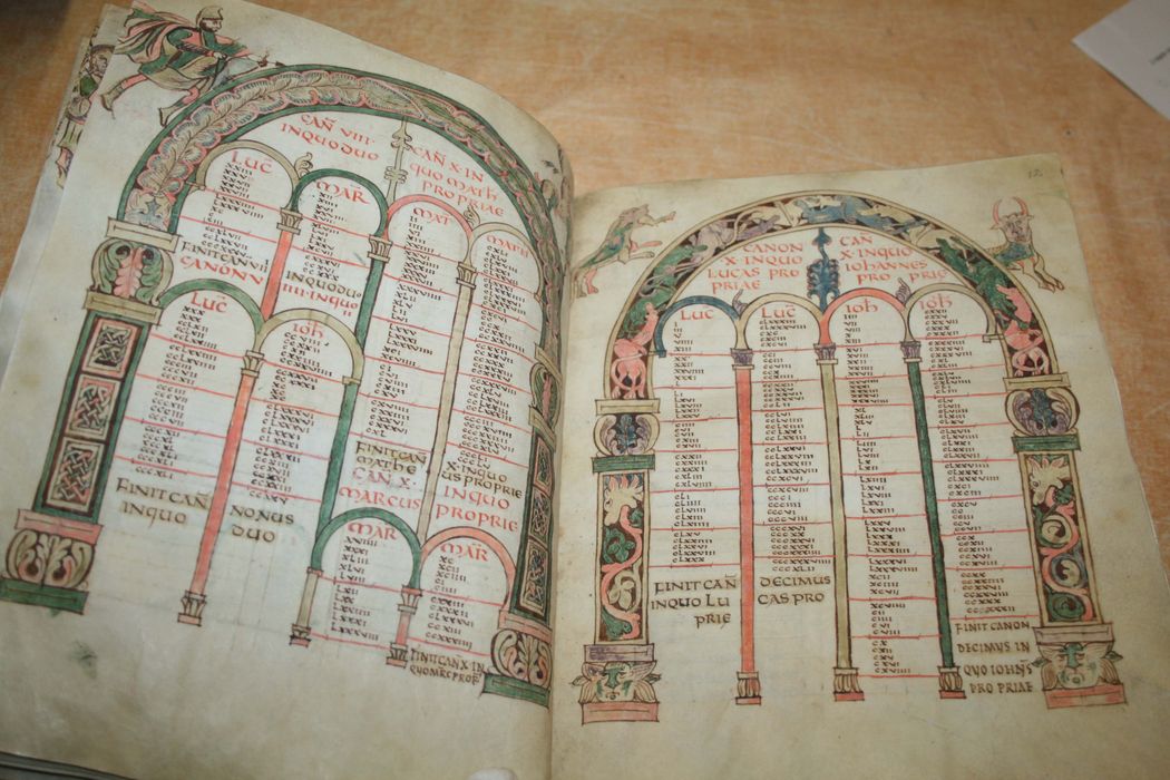 livre liturgique (évangéliaire carolingien)